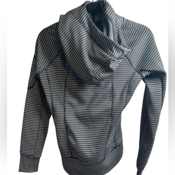 EUC 90 Degrees by Reflex Black White Micro Stripe Athletic Yoga Zip Jacket - SM - Picture 2 of 9